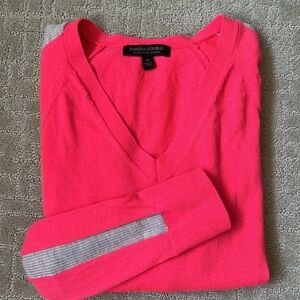 🍌Banana Republic Merino Vneck sweater🍌